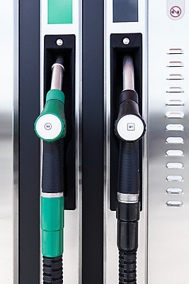 포토 JPG 해외이미지 산업 여행 비즈니스 교통시설 자동차 사람 사람없음 초록색 경제 환경 힘 에너지 스페인 역 휘발유 석유 가격 서비스 연료 가스 호스 주유소 펌프 모터 노즐 디젤 생태학 자동 해외포토 교육 유럽 육상교통 컬러 교통 시설 파일형식 이미지허브