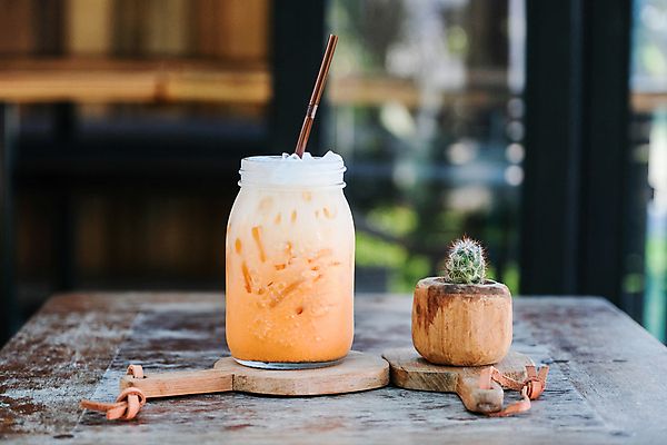 포토 JPG 해외이미지 음료 음식 백그라운드 태국 자연 유리 탁자 건강 사람없음 목재 컵 초록색 빛 갈색 정원 얼음 카페 우유 추위 신선 칵테일 액체 달콤 맛 시원함 설탕 크림 상쾌 튜브 내추럴 라떼 해외포토 자연요소 나무 식기 감정 아시아 커피 컬러 가구 컨셉 재료 재질 유제품 주류 상점 생태계 파일형식 이미지허브