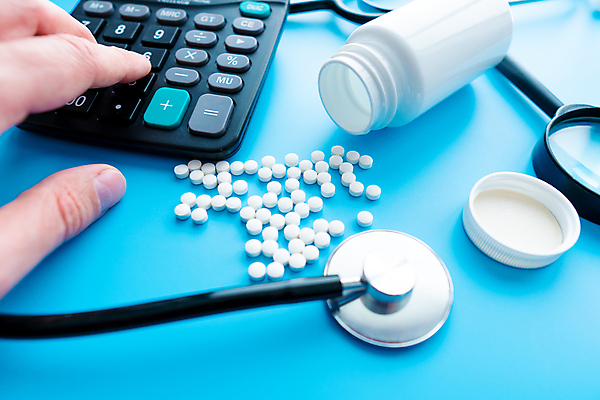 포토 JPG 해외이미지 아이콘 직업 청진기 건강 병원 사람없음 파란색 알약 약 펜 진료 장비 시험 계산기 의사 정보 기구 공구 하트 심장 절약 맥박 질병 측정 보험 돌봄 심장병 예산 헬프 해외포토 모양 교육 컬러 컨셉 의학 의료기기 모션 문구용품 필기구 의료진 도구 도움 장기_의학 파일형식 이미지허브