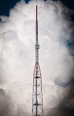 포토 JPG 해외이미지 구름 실루엣 산업 파도 백그라운드 비즈니스 건축양식 통신 하늘 세포 안테나 한명 야외 빨간색 글로벌 탑 금속 텔레비전 자료 힘 장비 인공위성 정보 네트워크 역 연결 큼 계주 무선전화기 서비스 방송 시스템 스카이라인 개발 절정 철강 해외포토 자연요소 1 건축물 건축 바다 컬러 교통시설 재질 촬영기법 사람 전자제품 크기 육상스포츠 전화기 파일형식 이미지허브