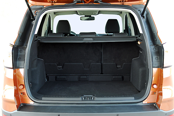 포토 JPG 해외이미지 도로 여행 가방 교통시설 자동차 항해 부츠 사람없음 쇼핑 상자 소풍 문 우주 상점 하이킹 운전 짐 화물 오픈 상품 큼 플라스틱 객실 짐차 수하물 자동 해외포토 잡화 길 육상교통 교통 신발 배_교통 모션 재질 레저 야외활동 운송업 크기 시설 파일형식 이미지허브