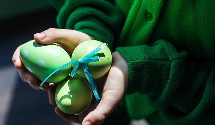 포토 JPG 해외이미지 손 어린이 컨셉 휴가 부활절 소년 사람없음 초록색 유행 계란 축제 잡기 신용카드 걸음마 화창 카피스페이스 미니멀리스트 해외포토 기념일 남자 컬러 모션 날씨 사람 신체부위 금융 알 공백 파일형식 이미지허브