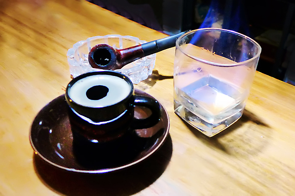 포토 JPG 해외이미지 라이프스타일 커피 음료 벽 가구 백그라운드 의자 비즈니스 탁자 회의 휴식 실내 따뜻함 사람없음 내부 목재 장식 컵 빛 갈색 파티 식당 식사 카페 머그컵 수확 램프 뜨거움 휴게실 야간 클럽 카페테리아 에스프레소 일반 스타일 해외포토 자연요소 나무 식기 컬러 생활용품 컨셉 농업 재료 조명 이벤트 생활 상점 파일형식 이미지허브