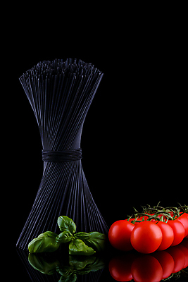 포토 JPG 해외이미지 전통 음식 백그라운드 다이어트 토마토 채소 재료 건조 파스타 건강 스파게티 요리 사람없음 초록색 쌓기 주방 식당 검은색 식사 저녁식사 이탈리아 회색 신선 이탈리아음식 맛 낟알 밀 날씬함 국수 질감 날것 바질 건강식 점심식사 마카로니 영양분 직진 탄수화물 핸드메이드 해외포토 유럽 컬러 컨셉 모션 곡류 서양음식 상점 면류 몸매 파스타면 파일형식 이미지허브