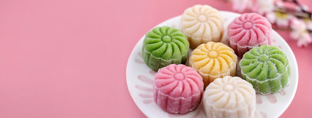 포토 JPG 해외이미지 접시 디저트 실내 사람없음 벚꽃 나뭇가지 달콤 월병 분홍색배경 해외포토 나무 식기 꽃 음식 분홍색 백그라운드 내부 과자 맛 중국전통 파일형식 이미지허브