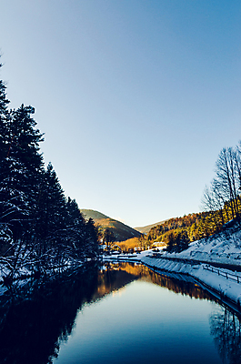 포토 JPG 해외이미지 계절 공원 여행 겨울 모션 자연 풍경 사람없음 야외 초록색 물 강 여행객 환경 맑음 폭포 흐름 추위 탐험 신선 점 오스트리아 숲 큼 순수 속도 시력 알프스 암초 자원 발견 내추럴 전국 힘찬 해외포토 자연요소 공공시설 유럽 컬러 컨셉 날씨 사람 크기 생태계 파일형식 이미지허브