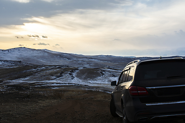 포토 JPG 해외이미지 여행 겨울 자동차 건조 풍경 사람없음 야외 새벽 운전 추위 저녁 러시아 시베리아 해외포토 자연요소 계절 유럽 육상교통 모션 야간 파일형식 이미지허브
