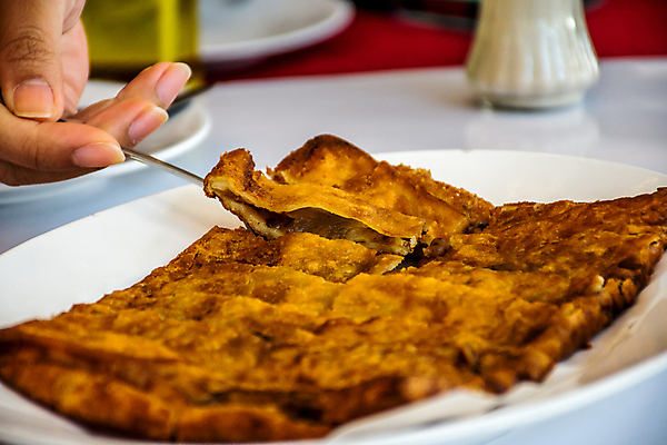 포토 JPG 해외이미지 전통 아시아 음식 탁자 디저트 요리 동양인 사람없음 빨간색 갈색 노란색 케이크 식당 중국 튀김 수확 날짜 달콤 굽기 복고 잔치 서빙 다리찢기 팬케이크 폭식 페스츄리 해외포토 나라 빵 컬러 가구 농업 모션 인종 상점 맛 구이 파일형식 이미지허브