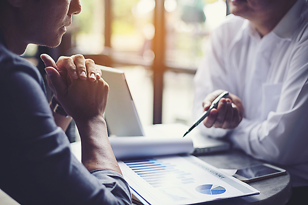 포토 JPG 해외이미지 직업 손 남자 행복 2 회사 비즈니스 통신 성공 협력 노동자 악수 대화 협상 사람 정장 두명 사무실 믿음 거래 업무 비즈니스맨 비즈니스우먼 어플리케이션 토론 종업원 고객 책상 계약 흔들림 시작 경영자 면접 경영 고용 지원 채용 후보 해외포토 옷 여자 감정 가구 컨셉 모션 말하기 손짓 신체부위 구직 작업 직장인 리더 파일형식 이미지허브