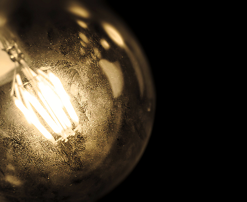 포토 JPG 해외이미지 디자인 백그라운드 전구 유리 조명 아이디어 따뜻함 미술 사람없음 내부 장식 빛 검은색 힘 에너지 수확 흰색 램프 심볼 오브젝트 백열등 싱글 부드러움 빛망울 내추럴 고립 광 여의주 필라멘트 카피스페이스 해외포토 컬러 컨셉 농업 재질 문화예술 공백 감각 파일형식 이미지허브