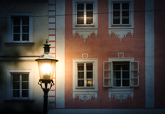 포토 JPG 해외이미지 외관 유럽 여행 건축양식 거리 주택 사람없음 건물 빛 여행객 황혼 등불 도시 센터 역사 비엔나 오스트리아 야간 저녁 타운 옛날 해외포토 자연요소 건축물 건축 나라 조명 사람 일몰 파일형식 이미지허브