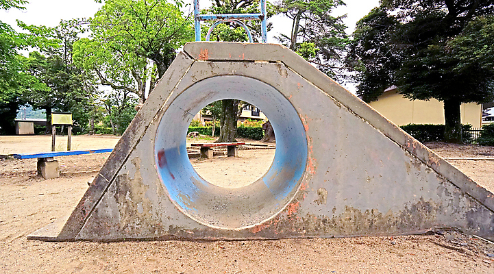 포토 JPG 해외이미지 나무 공원 교육 행복 어린이 모래 스포츠 사다리 가족 놀이 사람없음 야외 빨간색 초록색 파란색 컬러풀 운동 계단 일본 장비 게임 그물 미끄럼틀 놀이터 플라스틱 오르기 땅바닥 해외포토 식물 공공시설 감정 아시아 컬러 관계 모션 재질 바닥 건강 사람 도구 놀이기구 파일형식 이미지허브