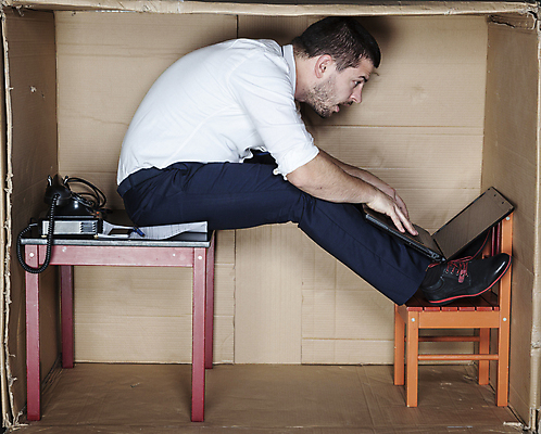 포토 JPG 해외이미지 전신 백인 남자 의자 탁자 한명 앉기 성인 옆모습 노트북 상자 사무실 업무 비즈니스맨 전화기 갇힘 답답함 성인남자한명만 해외포토 서양인 1 뷰포인트 가구 비즈니스 모션 사람 전자제품 작업 직장인 감각 남자한명만 성인남자만 파일형식 이미지허브