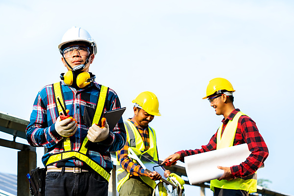 포토 JPG 해외이미지 식물 산업 지붕 미래 협력 노동자 세포 3 대화 세명 빛 태양 환경 일본 힘 재활용 발전기 에너지 작업 판넬 기술자 엔지니어 변화 역 보호 안전모 헬멧 청소 종업원 태양에너지 유지 설치 전환 해외포토 자연요소 직업 아시아 컨셉 교통시설 말하기 사람 발전소 그린에너지 안전장비 보호장비 친환경 파일형식 이미지허브
