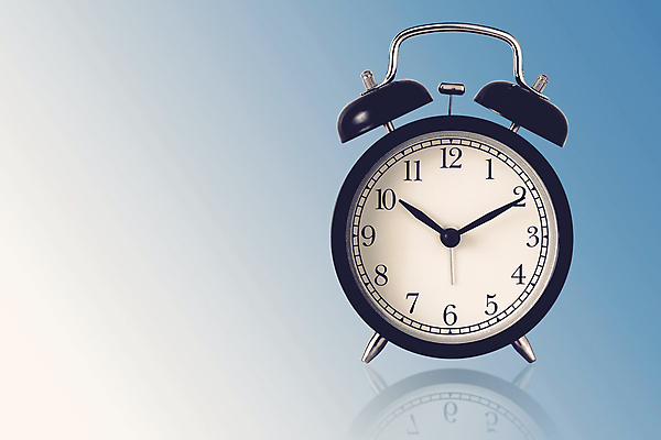 포토 JPG 해외이미지 직업 시계 포즈 백그라운드 컨셉 비즈니스 성공 스트레스 아이디어 사람없음 파란색 사무실 달리기 우주 수확 시간 업무 절약 날짜 계획 심볼 손목시계 경영자 복고 약속 바쁨 공포 과거 야근 타이머 경영 마감 분 압력 인내 카운트다운 해외포토 컬러 농업 장신구 모션 작업 리더 파일형식 이미지허브