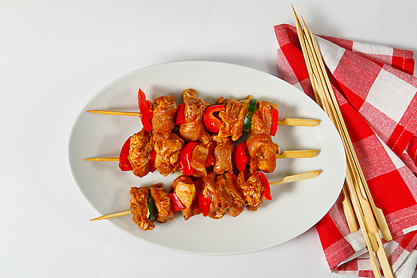 포토 JPG 해외이미지 접시 음식 백그라운드 채소 재료 양파 건강 육류 돼지고기 요리 사람없음 목재 빨간색 초록색 소풍 식사 저녁식사 치킨 소고기 신선 막대기 꼬치 맛 그릴 바비큐 굽기 준비 매움 날것 후추 칠면조 점심식사 케밥 생식 음식준비 절임 해외포토 나무 식기 컬러 컨셉 식재료 조류 주방용품 야외활동 구이 향신료 닭고기요리 파일형식 이미지허브