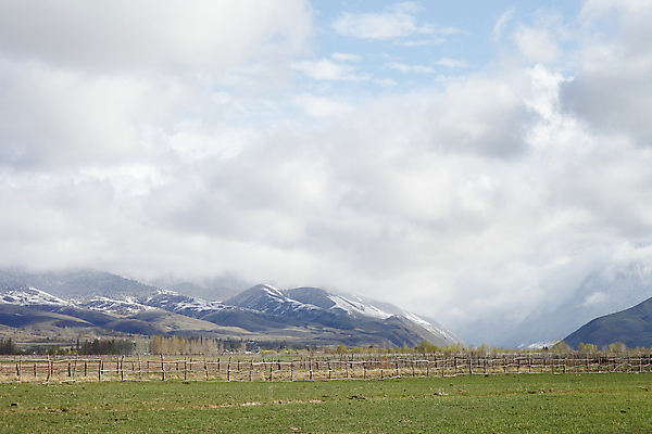 포토 JPG 해외이미지 구름 길 스포츠 여행 자연 하늘 휴식 산 파노라마 풍경 경사 사람없음 가로 초록색 환경 골짜기 계곡 하이킹 휴양지 감탄 웅장함 전국 절정 환상 해외포토 자연요소 컬러 컨셉 레저 촬영기법 장소 생태계 파일형식 이미지허브