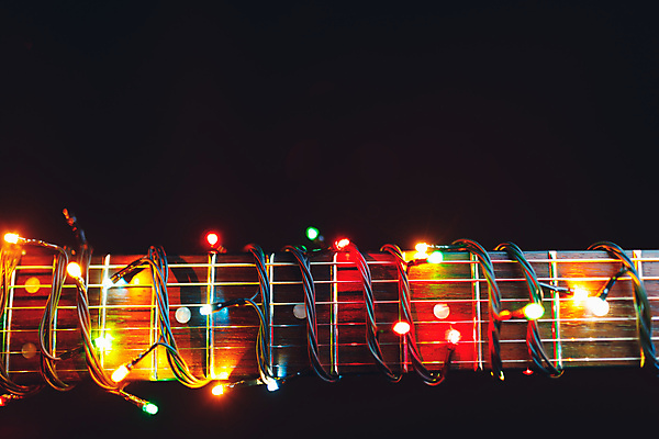 포토 JPG 해외이미지 직업 줄 음악 백그라운드 컨셉 크리스마스 추상 휴가 전등 조명 새해 미술 사람없음 빨간색 빛 컬러풀 노란색 파티 금속 축제 화환 소리 콘서트 장비 기구 기타 램프 일렉기타 오브젝트 오디오 철사 뮤지컬 스타일 주도 카피스페이스 해외포토 기념일 꽃 컬러 무늬 재질 현악기 문화예술 이벤트 전자제품 공백 공연 예절 파일형식 이미지허브