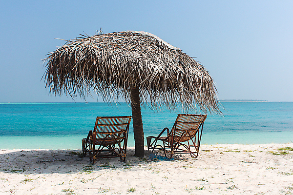 포토 JPG 해외이미지 모래 바다 섬 여행 의자 우산 휴가 그림자 앉기 풍경 사람없음 초록색 물 파란색 여행객 맑음 흰색 작음 땅 갑판 휴양지 코코넛 내추럴 파라다이스 해외포토 자연요소 컬러 가구 배_교통 과일 모션 날씨 사람 장소 크기 파일형식 이미지허브