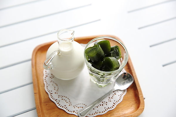 포토 JPG 해외이미지 주간 사람없음 야외 컵 거품 머그컵 녹차 말차 해외포토 자연요소 식기 차_음료 파일형식 이미지허브