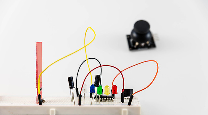 포토 JPG 해외이미지 산업 인터넷 직장 실험 창조 사람없음 모니터 실험실 철사 펜치 해커 혁명 랜 프로그래밍 하드웨어 주도 해외포토 컨셉 회사 컴퓨터 공구 예절 작업 범죄 개발 파일형식 이미지허브