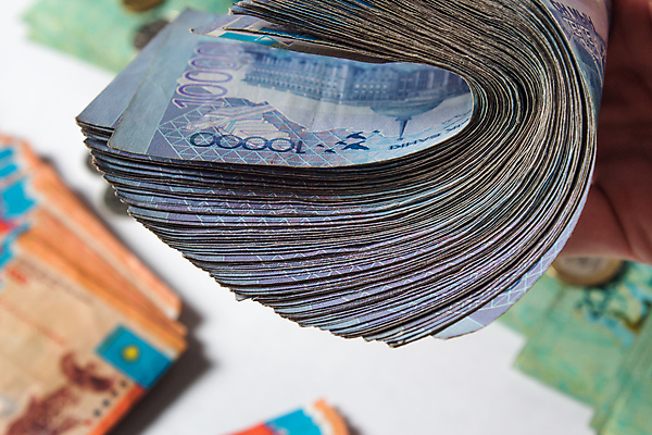 포토 JPG 해외이미지 종이 컨셉 지폐 돈 비즈니스 성공 사람없음 금융 경제 동전 거래 저축 시장 재산 주식 가득함 오브젝트 사인 투자 이익 계산서 위기 카자흐스탄 해외포토 아시아 파일형식 이미지허브