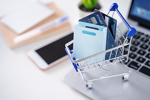 포토 JPG 해외이미지 사람없음 아웃포커스 노트북 스마트폰 쇼핑 쇼핑백 펜 다이어리 쇼핑카 신용카드 흰배경 해외포토 백그라운드 가방 촬영기법 금융 전자제품 핸드폰 스마트기기 필기구 사무용품 카트 흰색 파일형식 이미지허브