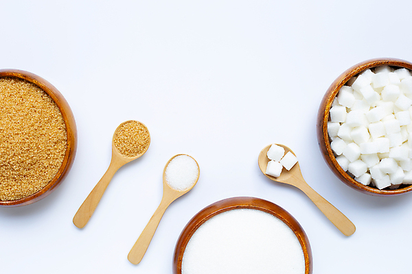 포토 JPG 해외이미지 식재료 실내 종류 사람없음 조미료 달콤 설탕 흰배경 나무숟가락 나무그릇 황설탕 카피스페이스 해외포토 그릇 백그라운드 내부 목재 숟가락 공백 흰색 맛 향미료 파일형식 이미지허브