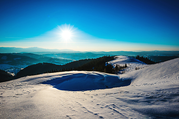 포토 JPG 해외이미지 나무 계절 유럽 여행 겨울 자연 하늘 날씨 휴가 스키 산 파노라마 풍경 사람없음 야외 태양 환경 계곡 냉동 얼음 일몰 하이킹 추위 흰색 시골 저녁 서리 북쪽 내추럴 산악지대 절정 제설기 폭설 눈내림 해외포토 자연요소 식물 나라 컬러 레저 겨울스포츠 눈_날씨 촬영기법 노을 야간 자연재해 방향 생태계 제설 파일형식 이미지허브