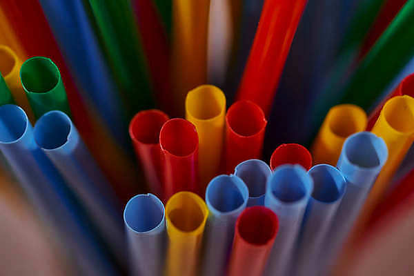 포토 JPG 해외이미지 산업 유리 사람없음 물 반려동물 세트 컬러풀 재활용 흰색 투명 그룹 제조 플라스틱 오브젝트 합성 만들기 튜브 고무 조형 비닐 밀짚 고립 곰팡이 배관공 생태학 화학물질 아크릴 해외포토 자연요소 동물 교육 컬러 모션 재질 화학 짚 친환경 파일형식 이미지허브