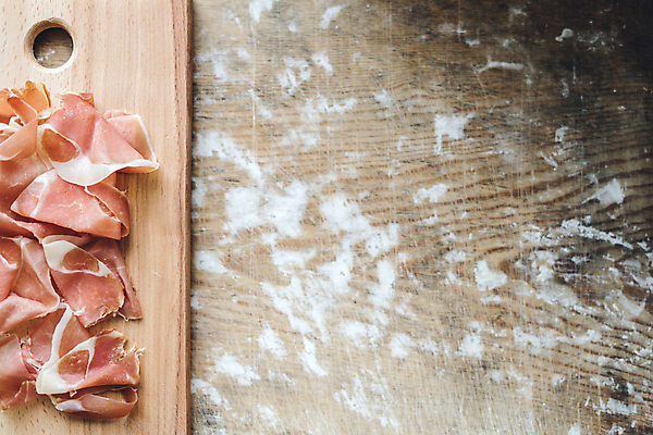 포토 JPG 해외이미지 전통 접시 문화 음식 빵 백그라운드 토마토 샌드위치 건강 육류 돼지고기 요리 사람없음 목재 가로 빨간색 초록색 식당 흰색 시골 신선 파마 소시지 스페인 칼 맛 아침식사 바게트 지중해 먹기 묘사 오브젝트 유기농 올리브 햄 후추 점심식사 살라미 스페인어 치유 해외포토 나무 헤어스타일 식기 웰빙 열매 유럽 바다 컬러 컨셉 채소 식재료 재료 모션 상점 식사 가공식품 향신료 파일형식 이미지허브