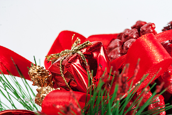 포토 JPG 해외이미지 나무 전통 디자인 계절 리본 백그라운드 컨셉 크리스마스장식 크리스마스 겨울 공 휴가 새로움 새해 기념 선물 사람없음 목재 장식 빨간색 장난감 숫자 축제 화환 놀람 기쁨 달력 흰색 나뭇가지 축하 인사 소나무 신용카드 황금 12월 연도 심볼 활 솔방울 전나무 원뿔 고립 해외포토 도형 식물 문자 기념일 꽃 감정 컬러 재료 표정 금융 예절 날짜 파일형식 이미지허브