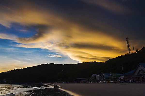 포토 JPG 해외이미지 구름 계절 모래 파도 바다 백그라운드 오렌지 자연 하늘 아침 날씨 휴가 휴식 파노라마 풍경 사람없음 야외 물 여름 파란색 빛 컬러풀 햇빛 태양 반사 일출 맑음 놀람 새벽 서핑 땅 속도 상승 넘어짐 수평선 해외포토 주간 자연요소 감정 컬러 컨셉 과일 모션 촬영기법 표정 노을 수상스포츠 생태계 파일형식 이미지허브