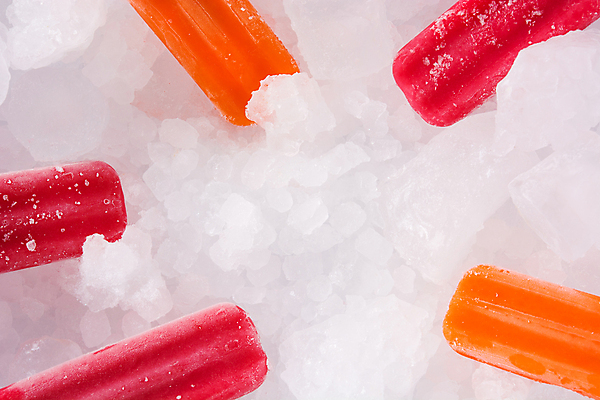 포토 JPG 해외이미지 아이스크림 실내 사람없음 얼음 달콤 시원함 딸기맛 막대아이스크림 오렌지맛 해외포토 자연요소 딸기 디저트 내부 맛 파일형식 이미지허브