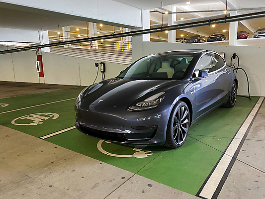 포토 JPG 해외이미지 백그라운드 컨셉 교통시설 자동차 미래 세포 사람없음 초록색 컬러풀 환경 힘 운전 에너지 변화 플러그 코드 역 볼트 연료 엔진 충전 모터 유지 베터리 생태학 요금 자동 전진 충전기 공급 해외포토 교육 육상교통 컬러 교통 모션 기계 공구 시설 파일형식 이미지허브