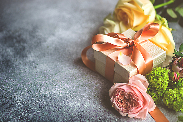 포토 JPG 해외이미지 꽃잎 리본 회색배경 사람없음 선물상자 장미 카피스페이스 해외포토 꽃 백그라운드 선물 상자 공백 회색 파일형식 이미지허브