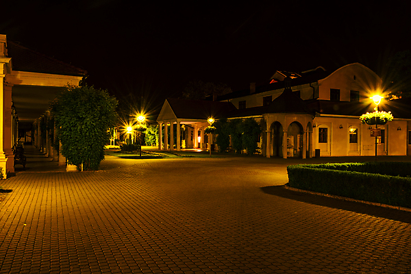 포토 JPG 해외이미지 계절 공원 섬 여행 휴가 휴식 전등 주택 건강 사람없음 치료 물 여름 약 평화 정원 스파 어둠 침묵 목욕 산책 도시 뜨거움 약초 야간 휴양지 진흙 방문 테라피 내추럴 돌봄 슬로바키아 혼자 해외포토 자연요소 공공시설 유럽 컨셉 의학 모션 조명 건물 뷰티 소리 청결 장소 풀_식물 파일형식 이미지허브