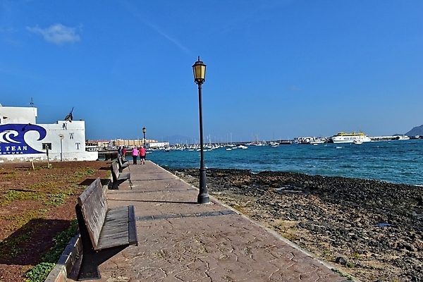 포토 JPG 해외이미지 모래 바다 여행 백그라운드 자연 휴가 휴식 풍경 사람없음 야외 물 여름 파란색 컬러풀 태양 여행객 스페인 내추럴 수평선 해외포토 자연요소 계절 유럽 컬러 컨셉 사람 생태계 파일형식 이미지허브