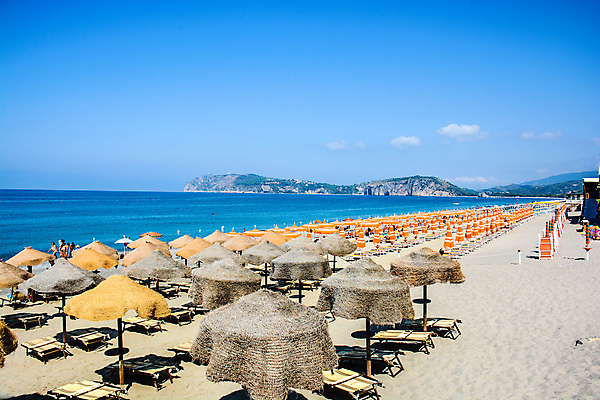 포토 JPG 해외이미지 바다 여행 자연 하늘 풍경 사람없음 야외 초록색 물 파란색 이탈리아 절벽 만 동굴 지중해 암초 해외포토 자연요소 유럽 컬러 생태계 파일형식 이미지허브