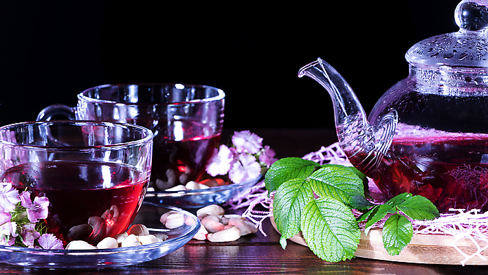 포토 JPG 해외이미지 전통 안경 음료 선 잎 유리 휴식 실내 따뜻함 건강 사람없음 가로 초록색 약 일본 거품 머그컵 투명 액체 붓기 고급 우아함 냄비 수증기 찻잔 찻주전자 인도인 녹차 허브 준비 상쾌 아로마 온도 느림 스플래쉬 해외포토 외국인 식물 잡화 감정 아시아 컬러 컨셉 의학 모션 재질 주전자 잔 동양인 내부 컵 차_음료 솥 파일형식 이미지허브