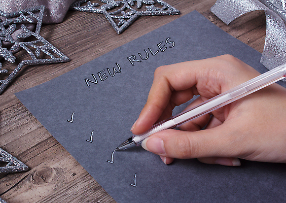 포토 JPG 해외이미지 손 별 탁자 새해 신체부위 펜 회색 기록 잡기 계획 해외포토 자연요소 컬러 가구 컨셉 모션 사람 필기구 파일형식 이미지허브