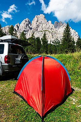 포토 JPG 해외이미지 라이프스타일 행복 도로 여행 배낭 자동차 자연 휴가 산 텐트 풍경 사람없음 야외 캠핑 운전 자유 탐험 시골 숲 해외포토 감정 길 육상교통 컨셉 가방 교통시설 모션 레저 캠핑도구 생활 생태계 파일형식 이미지허브
