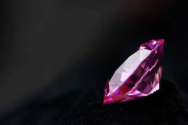 포토 JPG 해외이미지 모양 디자인 여자 분홍색 결혼 백그라운드 컨셉 장신구 유리 선물 사람없음 빛 반사 유행 검은색 수확 흰색 반지 투명 재산 황금 고급 크리스탈 보석 다이아몬드 화석 보물 고립 정물화 스타일 카피스페이스 해외포토 컬러 농업 재질 사람 이벤트 금융 공백 광석 그림 파일형식 이미지허브