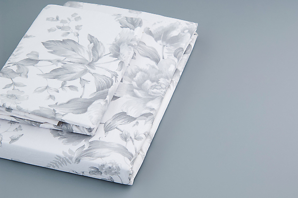 포토 JPG 해외이미지 디자인 옷 꽃 백그라운드 가사 패턴 가정 침구 새로움 주택 흑백 사람없음 세트 유행 쌓기 침실 회색 흰색 침대 직물 신선 잠 면 빨래 정상 담요 오브젝트 질감 부드러움 섬유 시트 고립 접기 안락 해외포토 식물 컬러 가구 컨셉 무늬 모션 촬영기법 건물 감각 파일형식 이미지허브