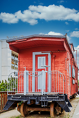 포토 JPG 해외이미지 산업 여행 교통시설 자동차 사람없음 목재 빨간색 기차 수확 골동품 시골 바퀴 역사 클래식 선로 옛날 해외포토 나무 육상교통 컬러 교통 컨셉 농업 재료 대중교통 시설 파일형식 이미지허브