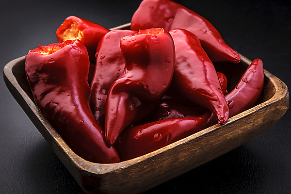 포토 JPG 해외이미지 접시 음식 백그라운드 다이어트 채소 재료 고추 탁자 건조 건강 요리 사람없음 목재 빨간색 컬러풀 식사 활발 시골 신선 뜨거움 조미료 사발 정상 허브 향신료 오브젝트 유기농 질감 매움 날것 후추 흙더미 내추럴 숙성 채식주의자 비건 해외포토 나무 식물 식기 웰빙 컬러 가구 컨셉 흙 사기그릇 맛 채식 향미료 파일형식 더미 이미지허브