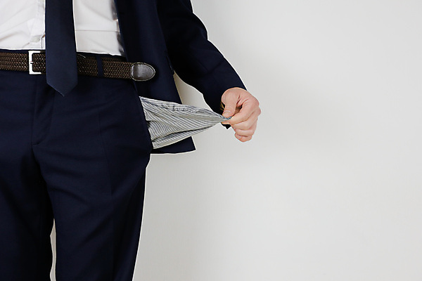 포토 JPG 해외이미지 직업 손 남자 감정 컨셉 돈 비즈니스 사람 사람없음 금융 경제 쇼핑 우정 슬픔 비즈니스맨 구멍 황무지 가난 실업 걱정 호기심 보여주기 빈털터리 파산 빚 우울증 위기 적자 해외포토 모션 신체부위 친구 직장인 재산 질병 파일형식 이미지허브