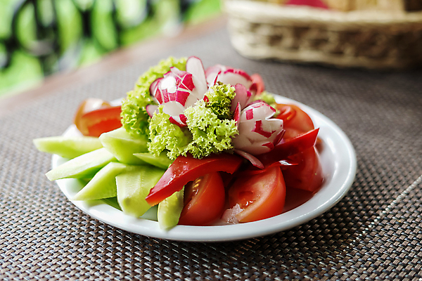 포토 JPG 해외이미지 접시 음식 빵 백그라운드 잎 다이어트 토마토 채소 재료 양파 오이 치즈 건강 요리 사람없음 빨간색 초록색 노란색 식사 저녁식사 당근 샐러드 흰색 신선 체리 사발 맛 상추 먹기 유기농 올리브 토스트 후추 바질 그리스인 점심식사 채식주의자 총각무 비건 해외포토 서양인 식물 식기 웰빙 열매 컬러 컨셉 과일 모션 유제품 뿌리채소 사기그릇 무 향신료 채식 파일형식 이미지허브