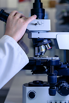 포토 JPG 해외이미지 직업 산업 과학 컨셉 건강 병원 현미경 실험 사람없음 전자제품 스터디 약 기계 장비 의사 실험실 바이러스 질병 생명공학 연구원 과학자 분석 묘사 생물학 감염 미생물 발견 조제 혁명 개발 화학물질 화학자 해외포토 교육 의학 생물 실험기구 학습 의료진 화학 만들기 학자 파일형식 이미지허브