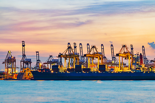 포토 JPG 해외이미지 산업 바다 비즈니스 교통시설 하늘 사람없음 물 글로벌 항구 기계 황혼 새벽 거래 화물 도시 보트 제조 야간 컨테이너 조선소 기중기 무역 함선 상업 수납 포트 로딩 수입 터미널 해외포토 자연요소 교통 배_교통 일몰 운송업 중장비 시설 파일형식 이미지허브